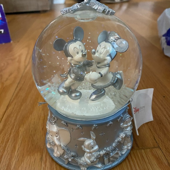 Disney Other - Mickey & Minnie ice skating globe